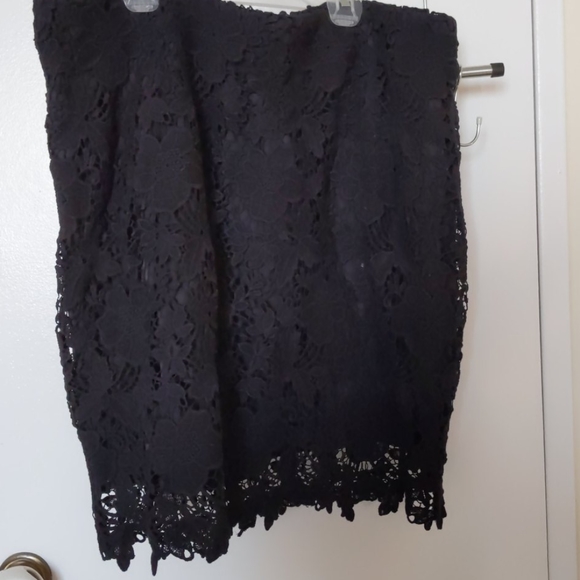 Black lace overlay pencil skirt - Picture 1 of 1
